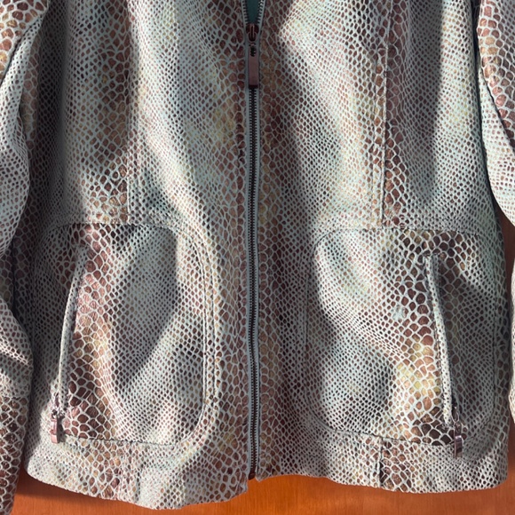 Ladies snakeskin zip up jacket - Picture 2 of 9